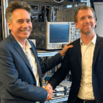 Professor William D. Oliver, MIT, and Associate Professor Morten Kjaergaard, UCPH , ind the quantum lab in Copenhagen. Innovation District Copenhagen-partner University of Copenhagen enters collaboration agreement with MIT.